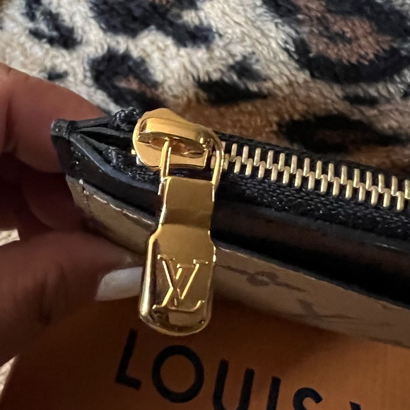 🔥SUPER SALE REDUCTION🔥✅PRICE FIRM✅ AUTHENTIC Louis Vuitton Reverse Wallet - Picture 7 of 16